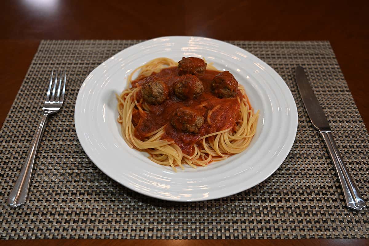 Image of a plate of spaghetti and meatballs.
