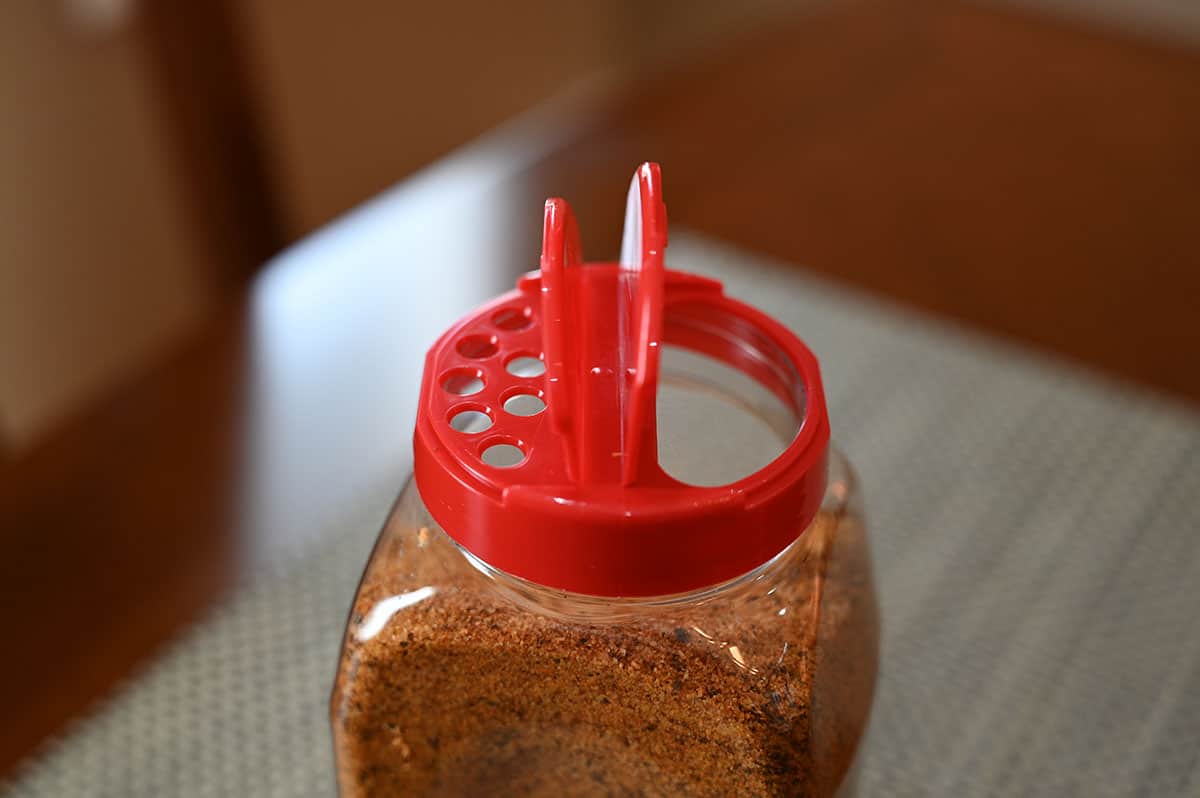 Image of the Hy's Seasoning Salt lid. 