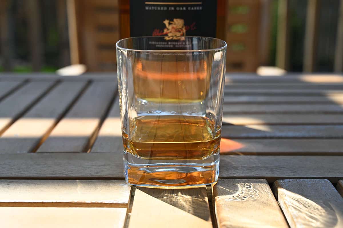 Image of a glass of the Costco 12 Years Old Blended Scotch Whisky.