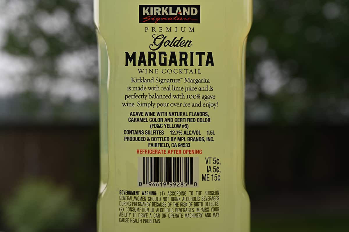 Image of the back of the golden margarita wine cocktail bottle showing the alcohol percentage and ingredients.