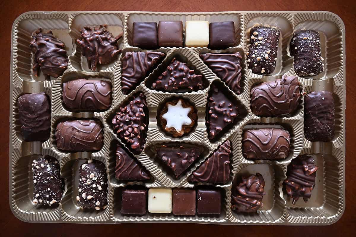Top down image of all the gingerbreads in the Costco Henry Lambertz Sweet Temptations Cookies, Gingerbreads and Confectionaries box.