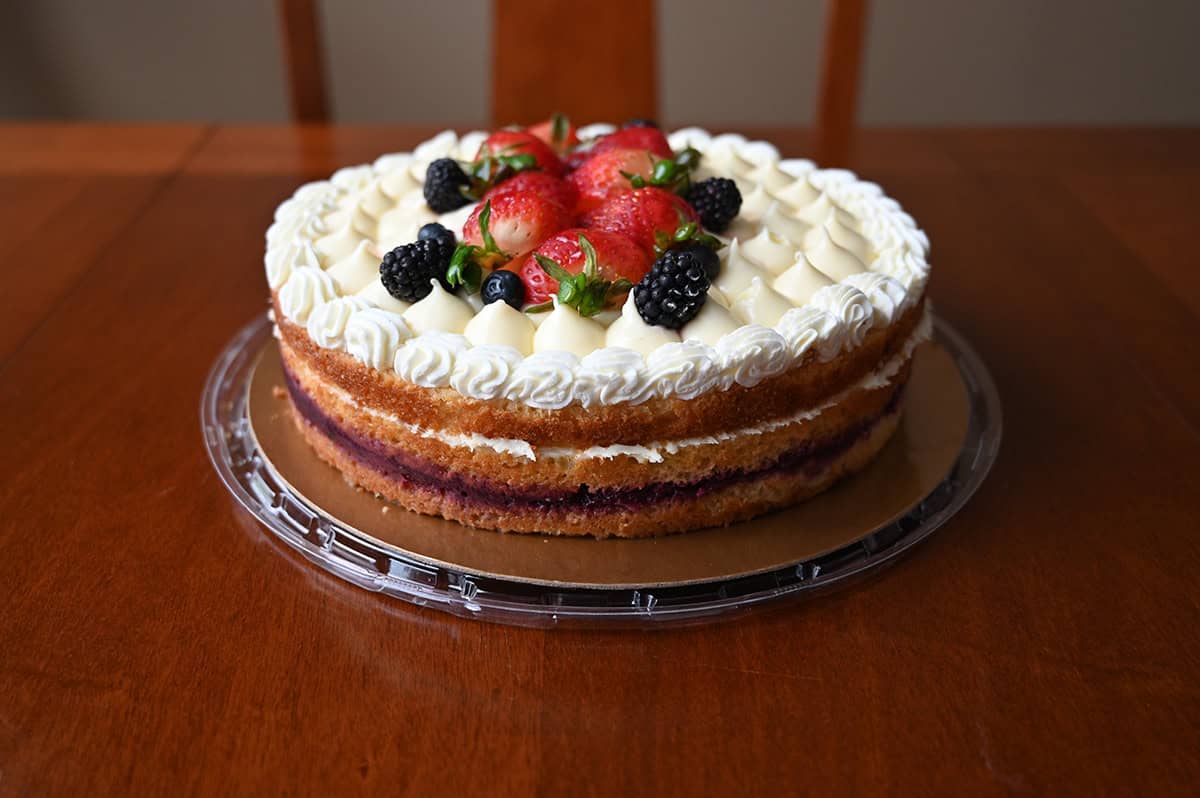 Sideview image of the Chantilly cake before cutting it.