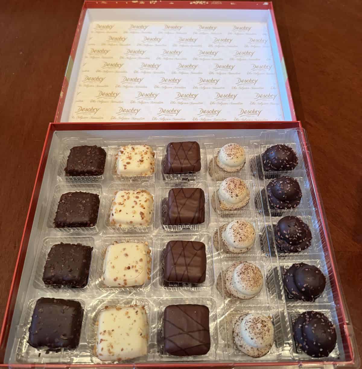 Image of the tray of 22 biscuits sitting in the box.