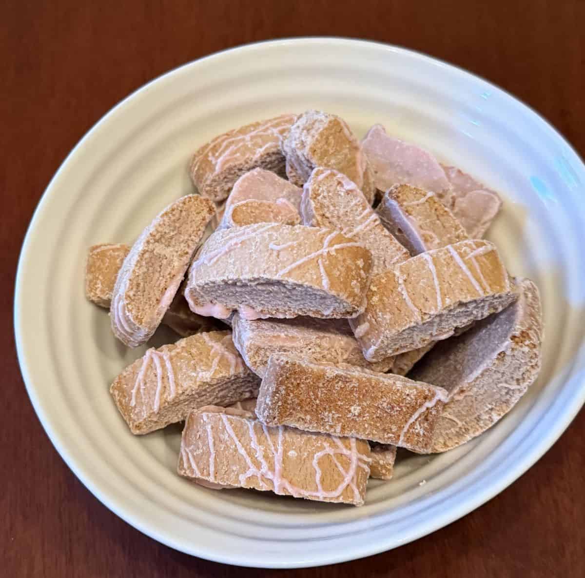 Image of the Nonni's Raspberry Biscotti served in a white bowl.