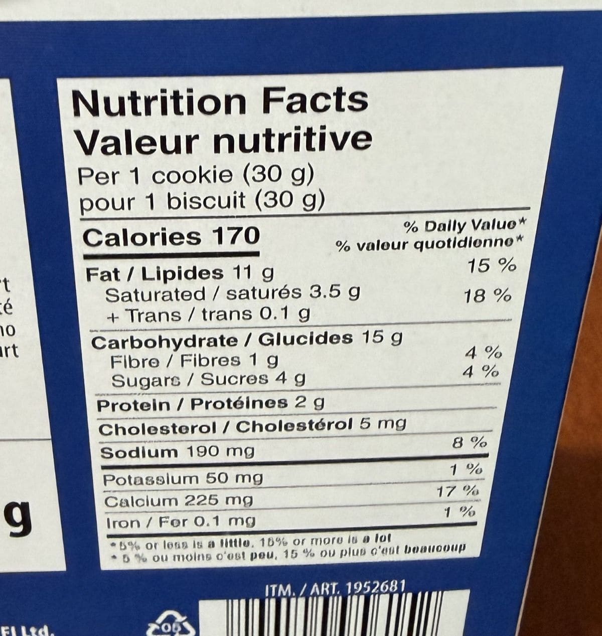 Image of the nutrition facts for the cookies from the back of the box.