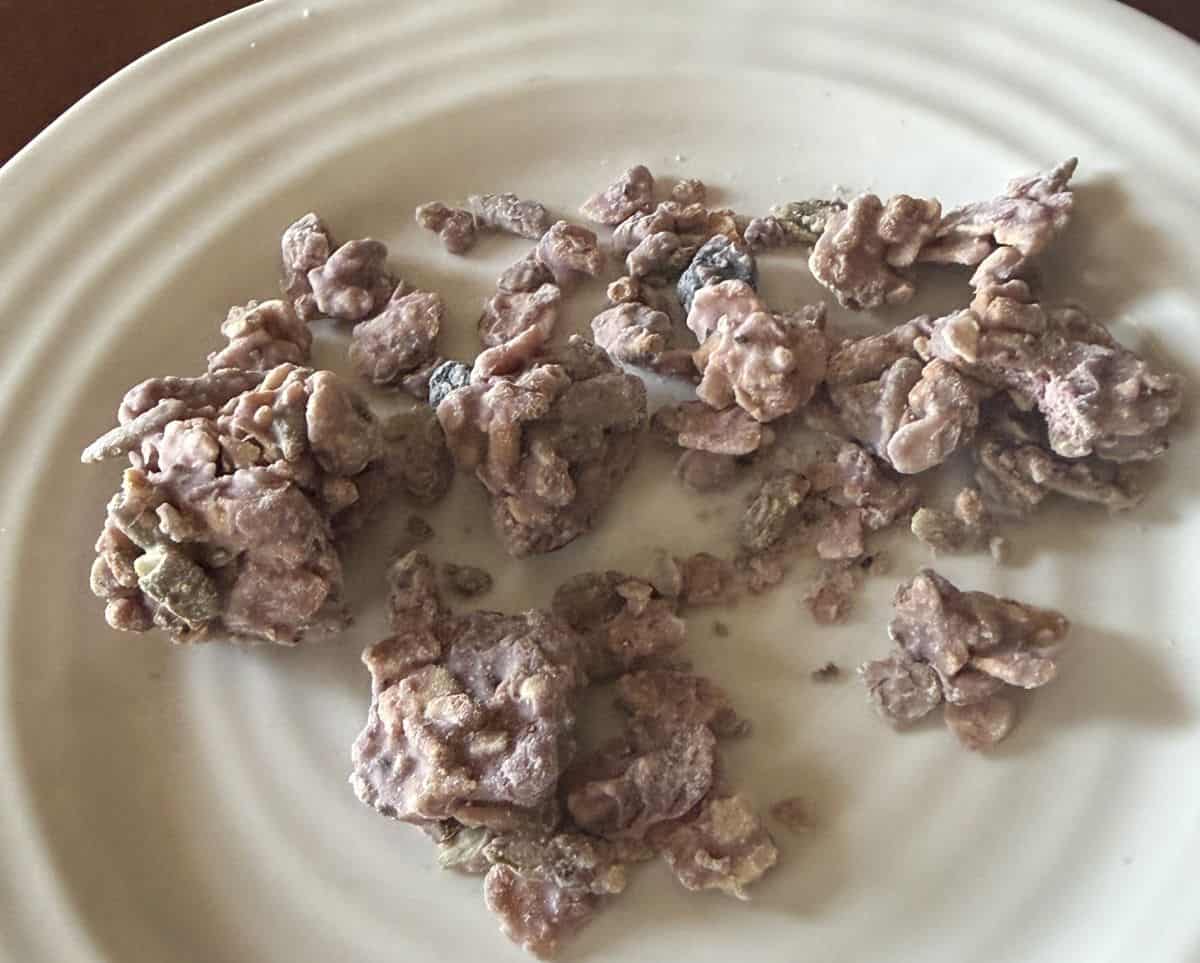 Image of the clusters on a white plate.